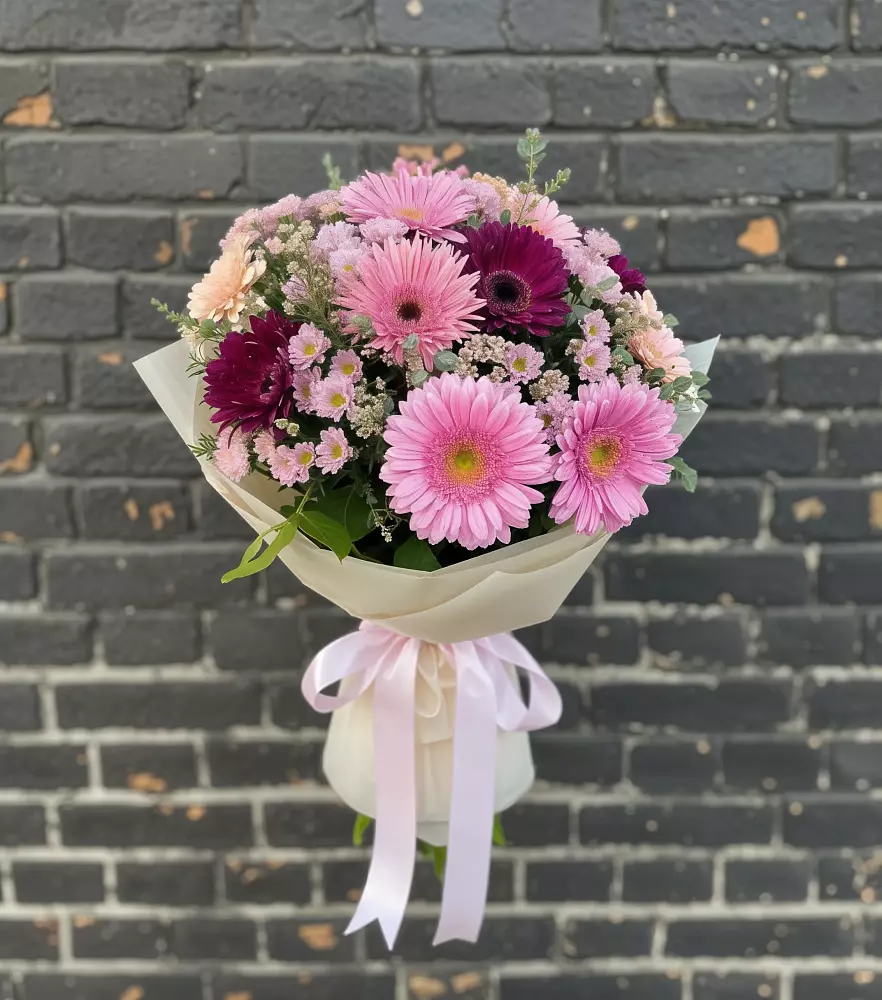Букет цветов из: Герберы и Хризантемы в Никулино
