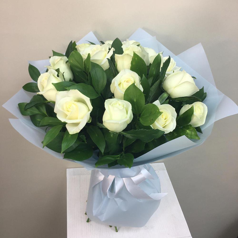 Букет 15 Белых роз Проуд в Никулино
