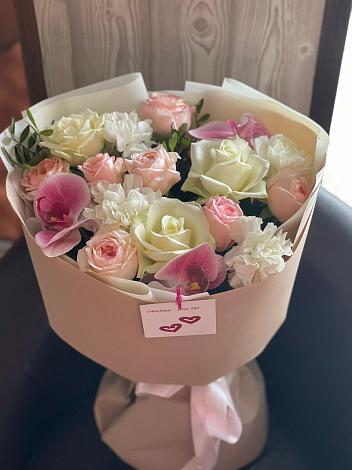 Букет цветов из: Орхидеи, Розы и Гвоздики в Никулино