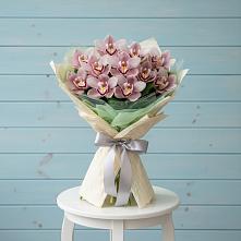 Букет цветов из:  Орхидеи и Розы в Никулино