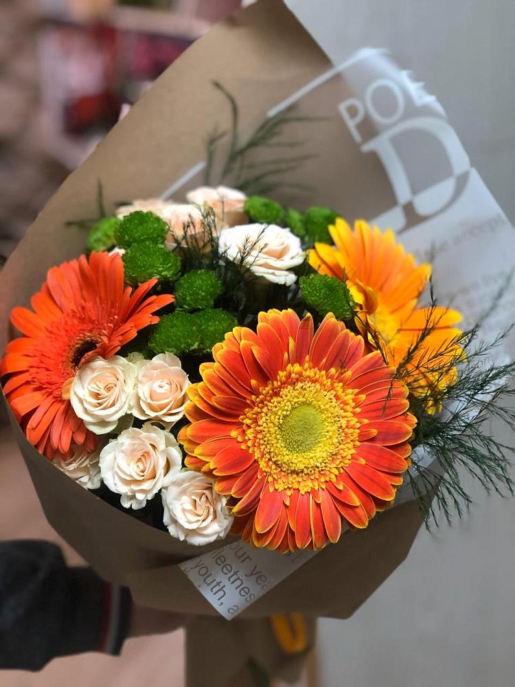 Букет цветов из: Герберы, Хризантемы и Розы в Никулино