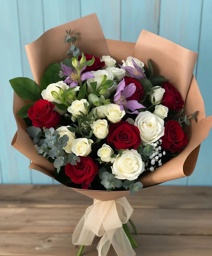 Букет цветов из: Розы и Альстромерии в Никулино