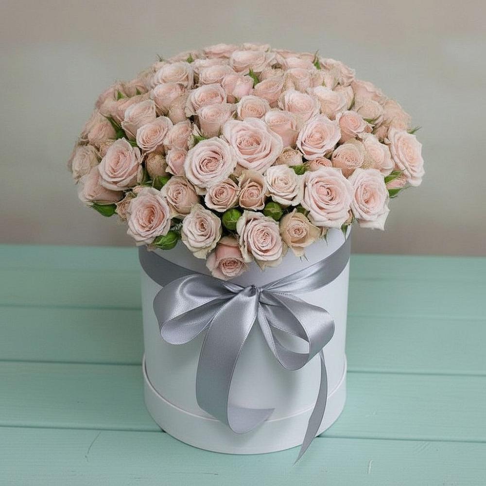 Цветочная композиция из Розы в шляпной коробке в Никулино